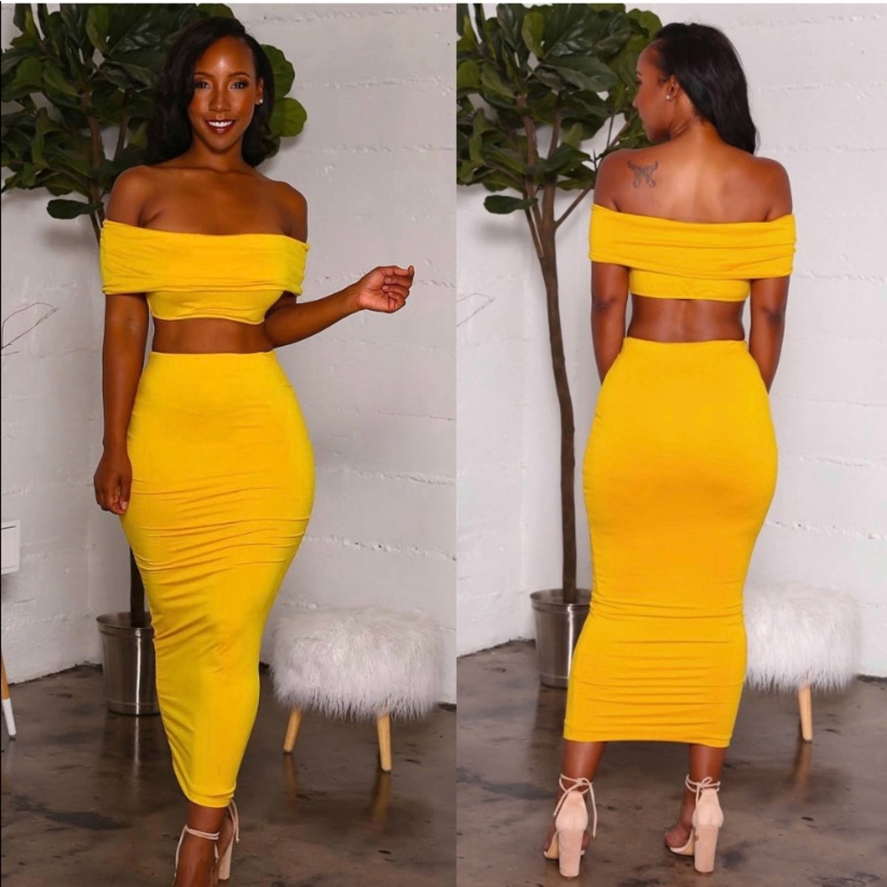 Sexy two piece crop top and skirt set - Picture 1 of 1
